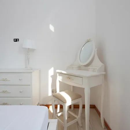 I-host - Stylish 1br Near Duomo & Navigli Διαμέρισμα Μιλάνο