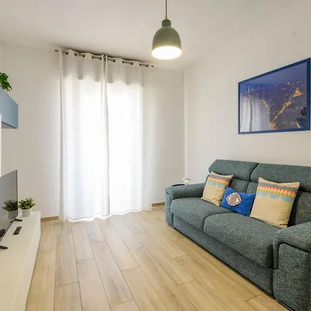 Via Cadibona, 10 - Living Apartamento *