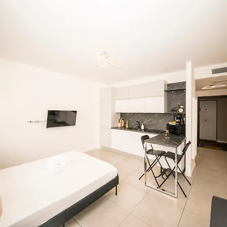 Ponti Cozy - Private Parking Available, Near Navigli, Romolo Metro And Duomo ميلان