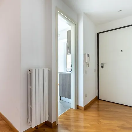 Duomo 15 Min Walk - Historic Center - 2 Bedrooms With Terrace * Milánó