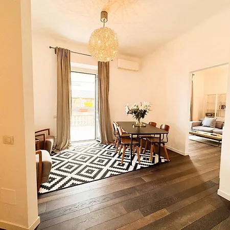 شقة Brera Sun Terrace, Light-filled 4th R Floor Gem *