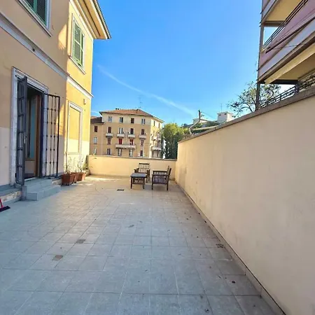 Elegant In Tortona Design District