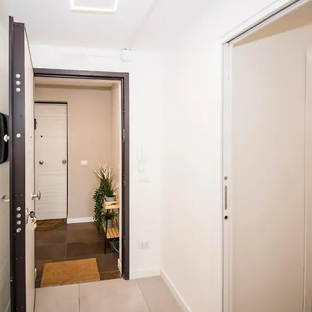 Ponti Cozy - Private Parking Available, Near Navigli, Romolo Metro And Duomo *