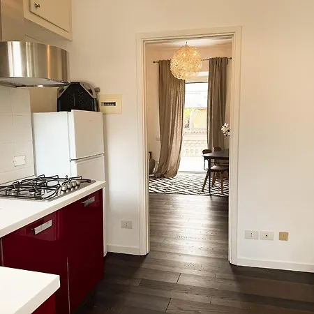 Brera Sun Terrace, Light-filled 4th R Floor Gem شقة