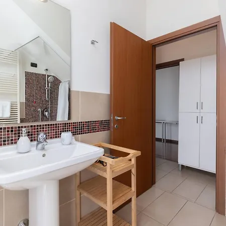 Large Duplex With Private Terrace Gluck Διαμέρισμα *