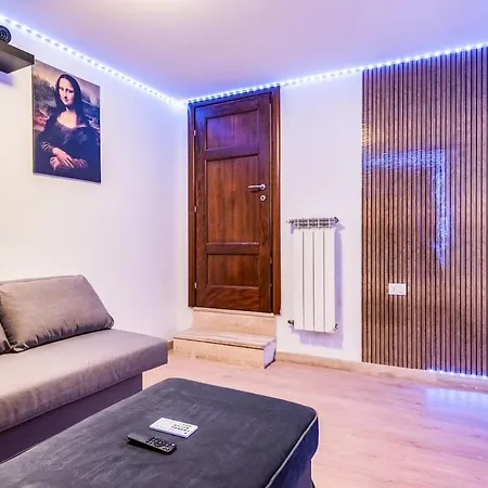 7guest Duomo5min Walk-private Cinema Popcorn-castle 6min- Air Cond Apartman