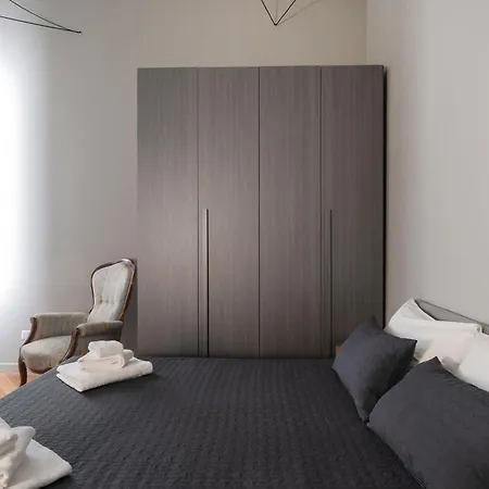 Intrho- Correnti Luxury