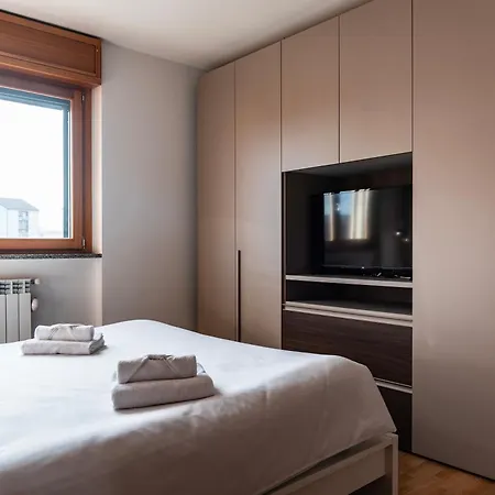 Youhosty - Forze Armate 250 Apartman