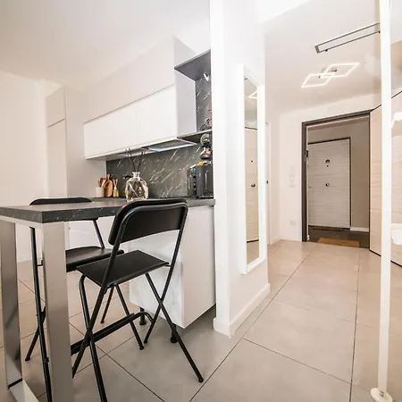 شقة Ponti Cozy - Private Parking Available, Near Navigli, Romolo Metro And Duomo *