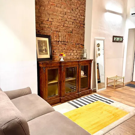 Duomo 10 Min Metro Vintage Italian Appartement *