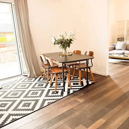 شقة Brera Sun Terrace, Light-filled 4th R Floor Gem