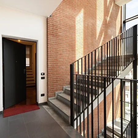 Large Duplex With Private Terrace Gluck