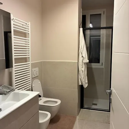 Apartman Stylish Modern 2-bedroom In Milánó