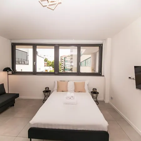 Ponti Cozy - Private Parking Available, Near Navigli, Romolo Metro And Duomo *