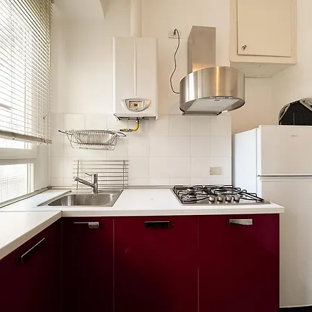 شقة Brera Sun Terrace, Light-filled 4th R Floor Gem *