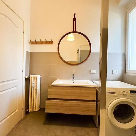 شقة Brera Sun Terrace, Light-filled 4th R Floor Gem *
