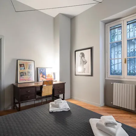 Intrho- Correnti Luxury