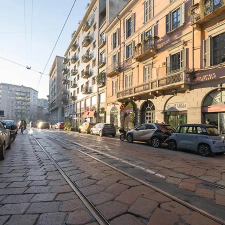 Intrho- Correnti Luxury
