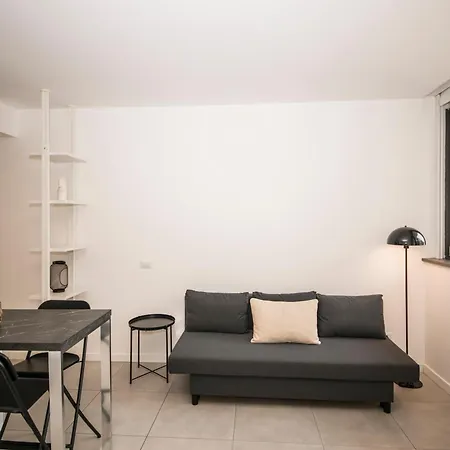 Ponti Cozy - Private Parking Available, Near Navigli, Romolo Metro And Duomo شقة *