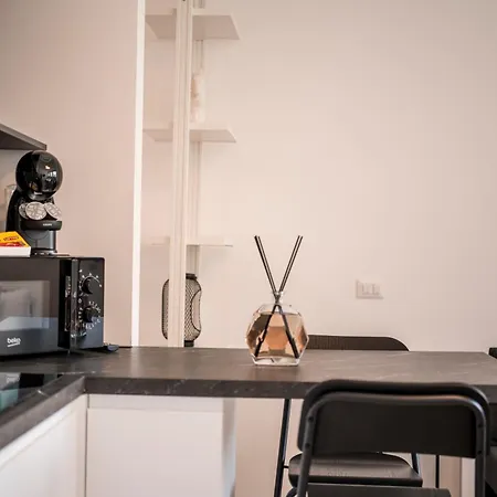 شقة Ponti Cozy - Private Parking Available, Near Navigli, Romolo Metro And Duomo *