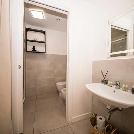 شقة Ponti Cozy - Private Parking Available, Near Navigli, Romolo Metro And Duomo