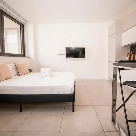 شقة Ponti Cozy - Private Parking Available, Near Navigli, Romolo Metro And Duomo ميلان