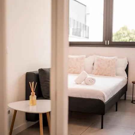 شقة Ponti Cozy - Private Parking Available, Near Navigli, Romolo Metro And Duomo