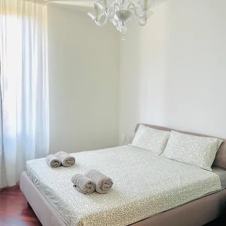 Jolie 10 Min From Piazza Duomo *