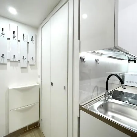 Centre - Cozy And Modern ميلان