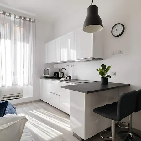 Modern Industrial - Porta Romana Apartament