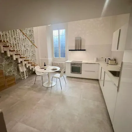 Loft Futura Prada Foundation Free Wi-fi M3 *