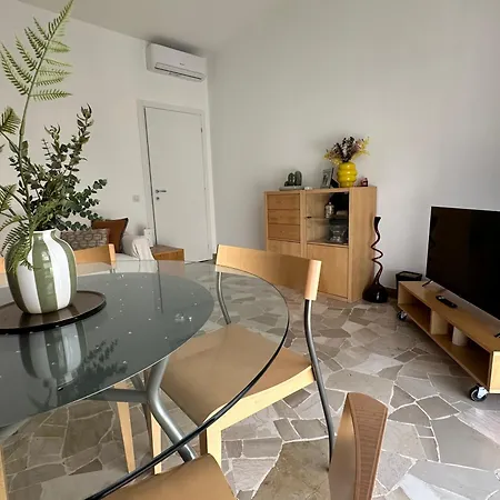 Appartement Old Tram Stop 17 - Family - Citta Studi - M1 M2 *