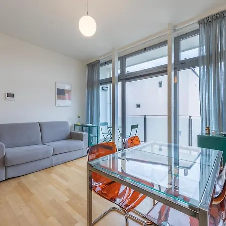 Afterglow - Urban Retreat With Balcony * Milano
