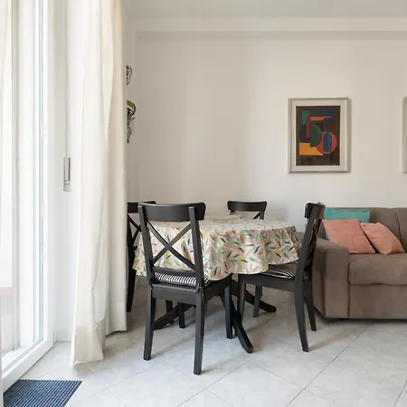Guesthost - Comfy Balcony X4 Sondrio Mm3 *