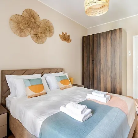 Apartamento Modern 2 Bdr-near Metro Direct Connection To Duomo Milão
