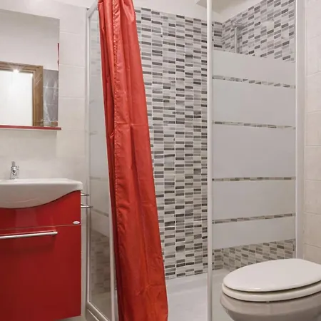 Dentro, Smart In Cimiano M2 Near San Raffaele Hospital Milano
