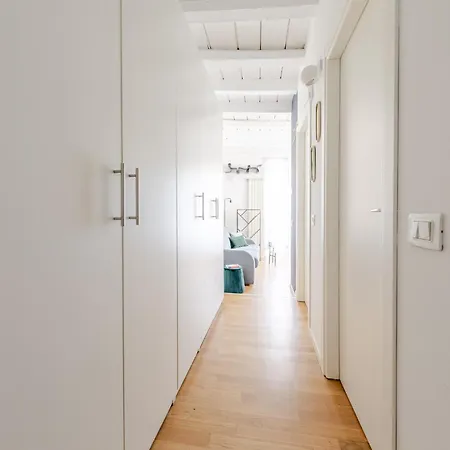 The Rent - Two-room In The Sant'ambrogio Neighborhood Appartement