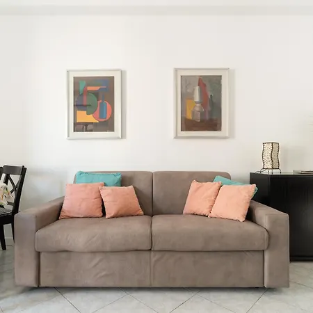 Guesthost - Comfy Balcony X4 Sondrio Mm3