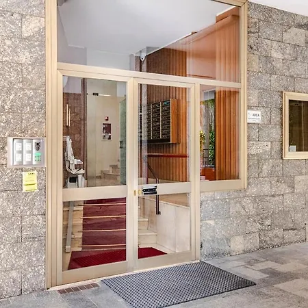 Modern 2 Bdr-near Metro Direct Connection To Duomo Apartamento