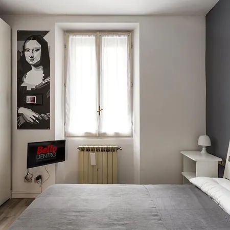 Dentro, Smart In Cimiano M2 Near San Raffaele Hospital
