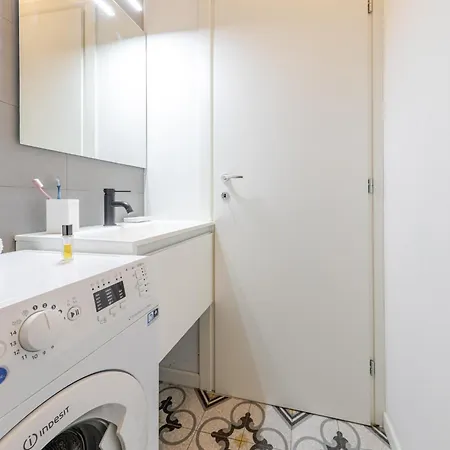 Appartement The Rent - Two-room In The Sant'ambrogio Neighborhood