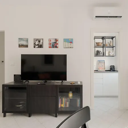 Guesthost - Comfy Balcony X4 Sondrio Mm3