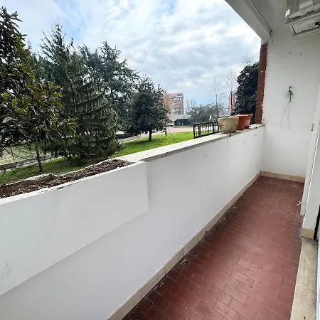 Trilocale Ristrutturato Vicino Metropolitana شقة *