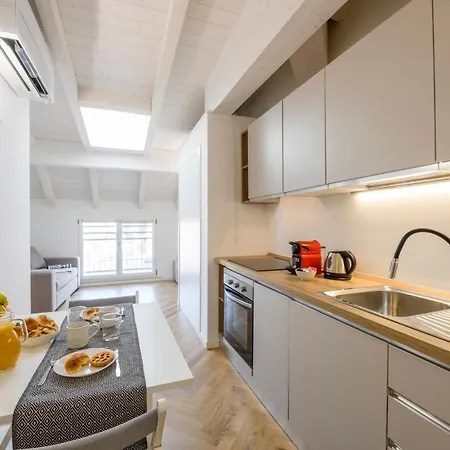 Novara, 62 - Sky Loft ميلان
