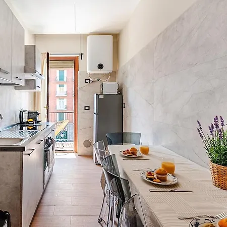 Apartamento Modern 2 Bdr-near Metro Direct Connection To Duomo Milão