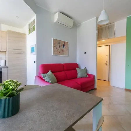 شقة Urban Harmony - Balcony & 8 Min To Metro *