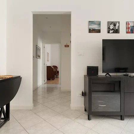 Guesthost - Comfy Balcony X4 Sondrio Mm3