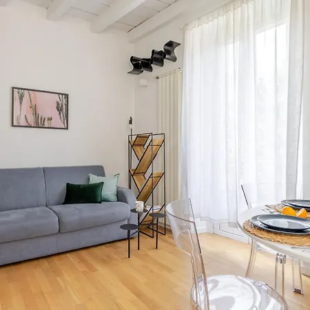 Appartement The Rent - Two-room In The Sant'ambrogio Neighborhood *