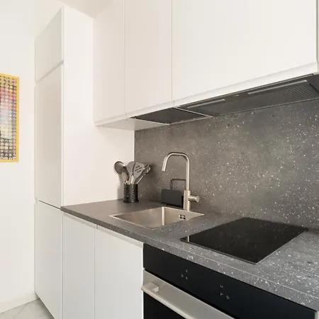 Guesthost - Comfy Balcony X4 Sondrio Mm3 Διαμέρισμα *
