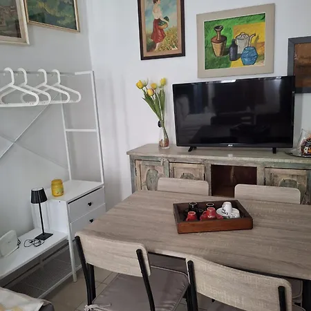 Casa Di Corte San Siro Metro M1 De Angeli *